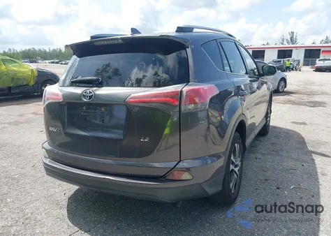 2018 Toyota Rav4 Le z USA, uszkodzony, nr VIN JTMZFREV1JJ736567